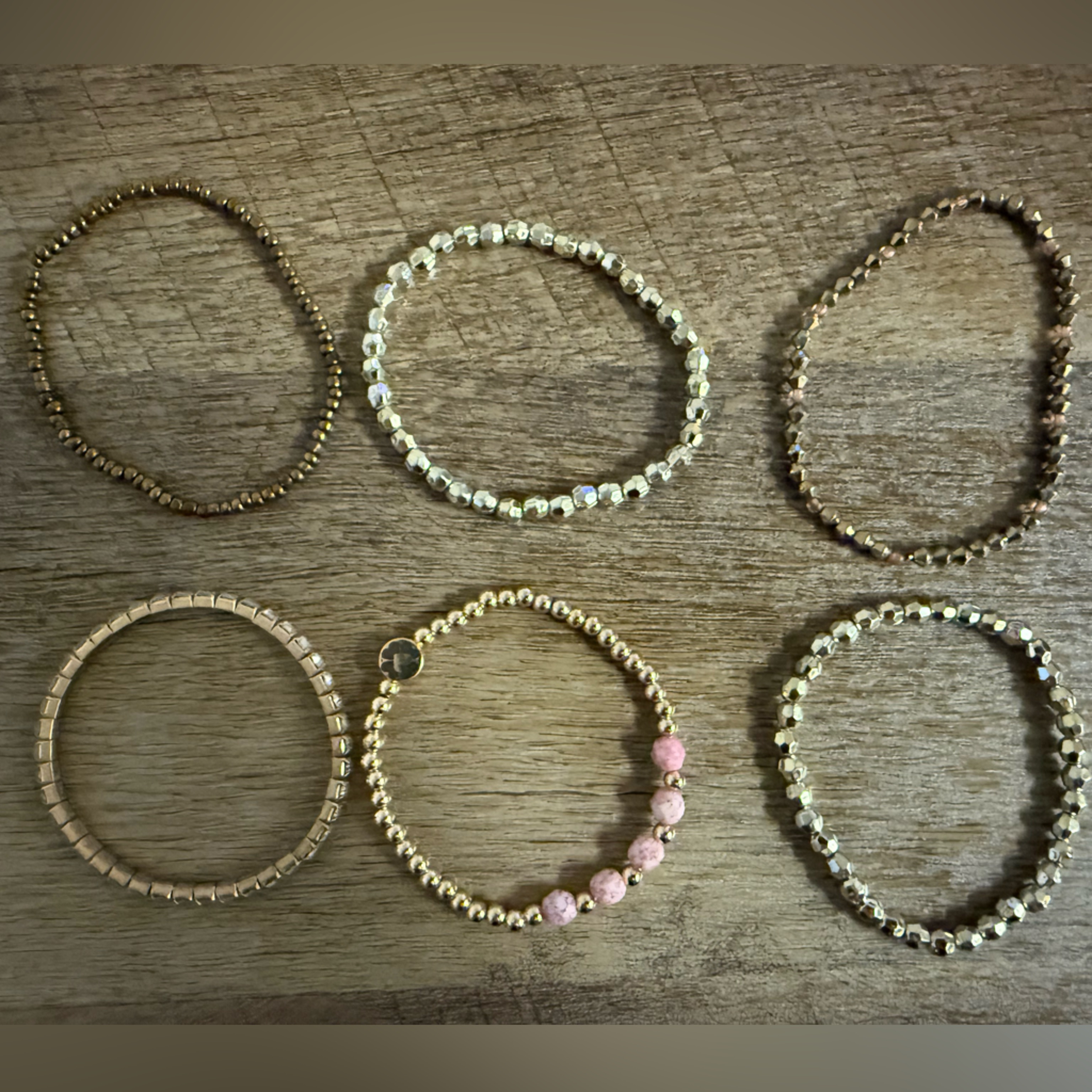 Lot Of 6 Beaded Bracelets In Gold